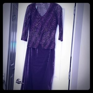 Two pieces, skirt and blouse